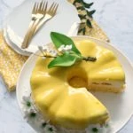 Entremet aux fruits de la passion et à la Fève de Tonka (Passionfruit and Tonka Entremet)