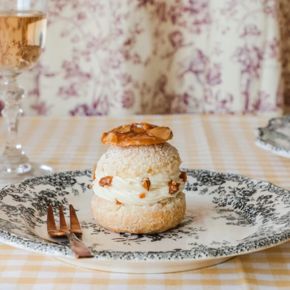 Strawberry & Almond Choux buns